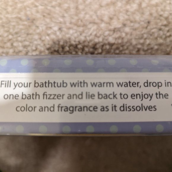 Nicole Miller Bath Fizzer/Bath Bomb collection - Picture 10 of 11